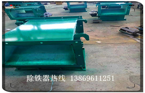 管道永磁自動(dòng)除鐵器，吉林管道式永磁自動(dòng)除鐵器方案_RCYG液體不銹鋼吉林管道式永磁自動(dòng)除鐵器方案_水泥造紙廠(chǎng)管道除鐵器圖片